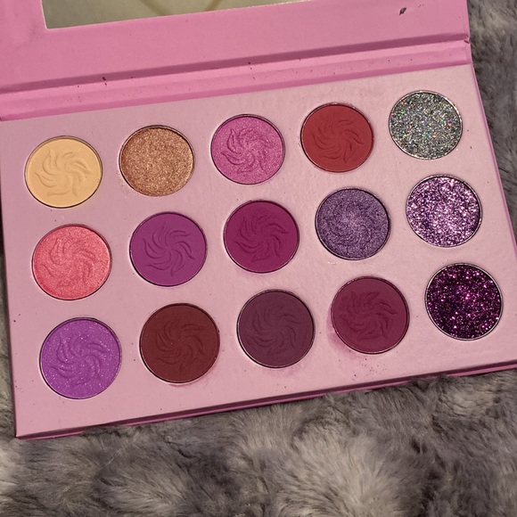 Afflano Dream Purple eyeshadow palette - Picture 2 of 4